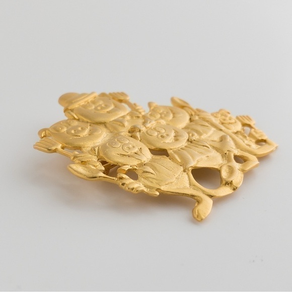 JJ Jonette Brooch Pin Whimsical Pig Family Reunion Sunday Dinner Gold Tone NWT - Picture 6 of 10